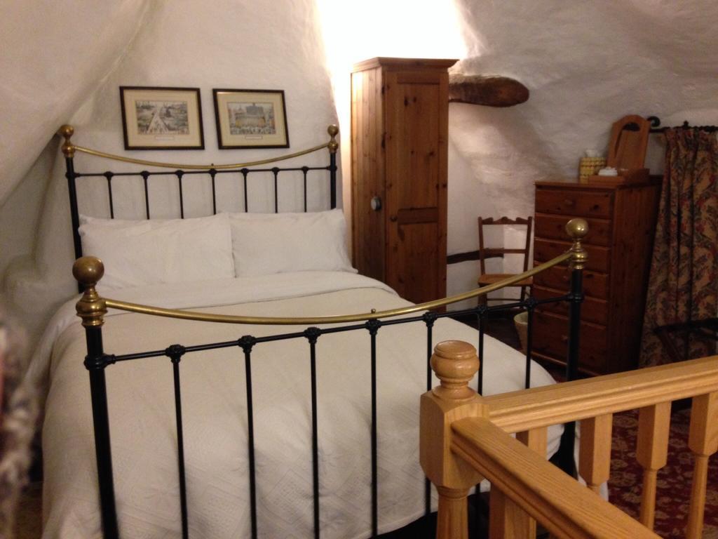 Thatch Cottage Lacock Rum bild
